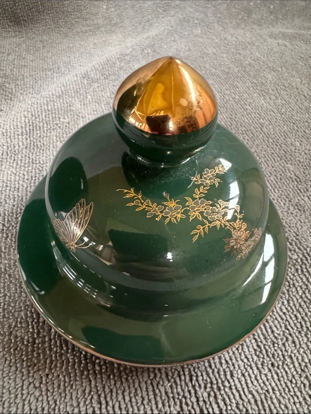 Vintage Tokyo Kiku Green and Gold Porcelain Ginger Jar Lidded Vase